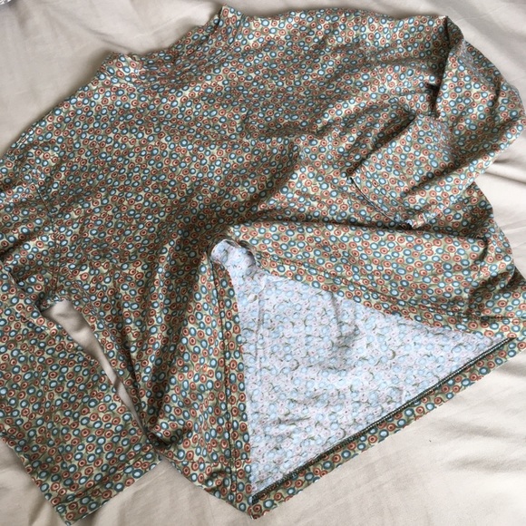 Vintage Mock Neck Top - Picture 7 of 7